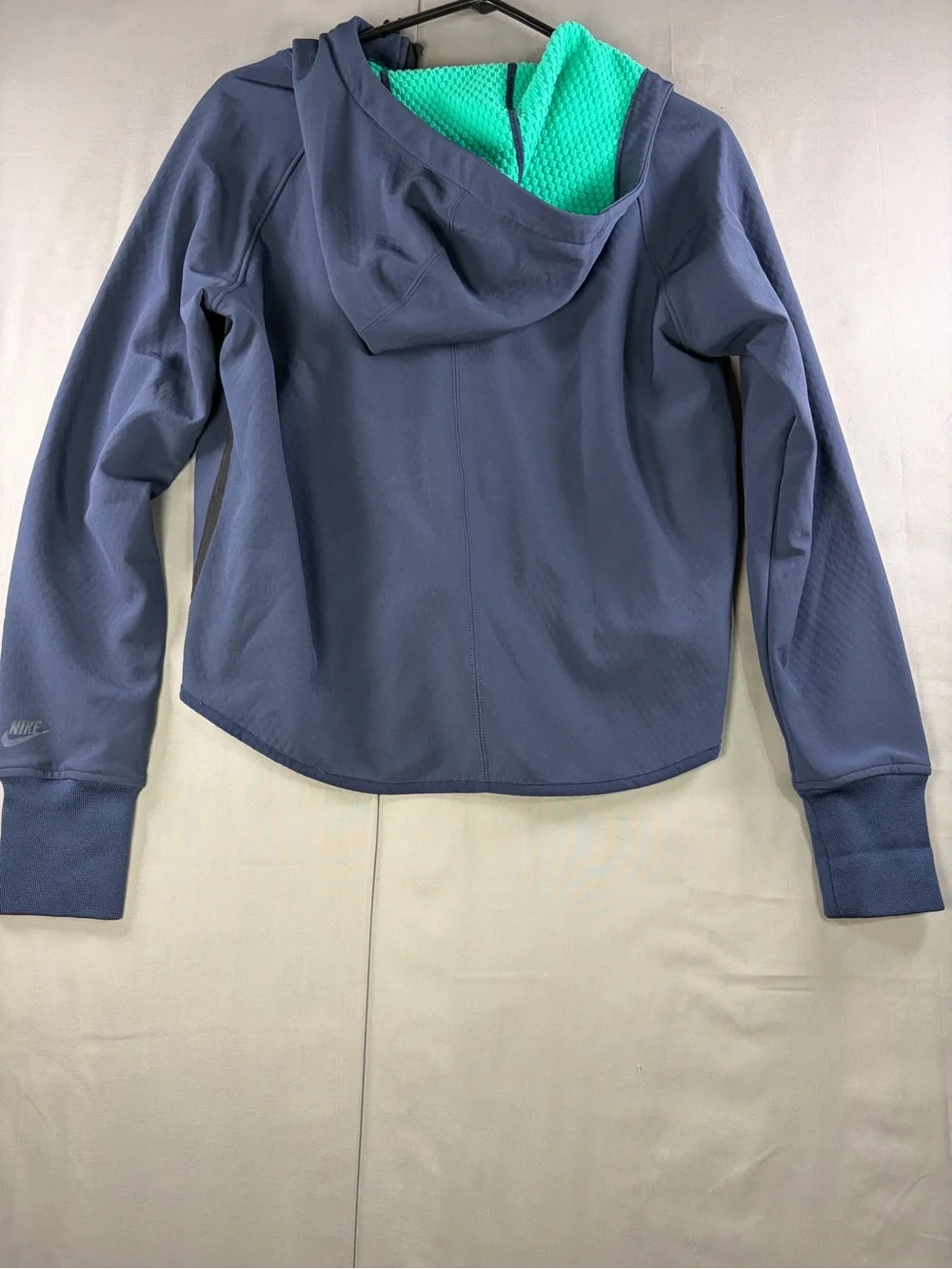 Nike Women’s Sphere Thermal Drop-Back Hooded Jacket